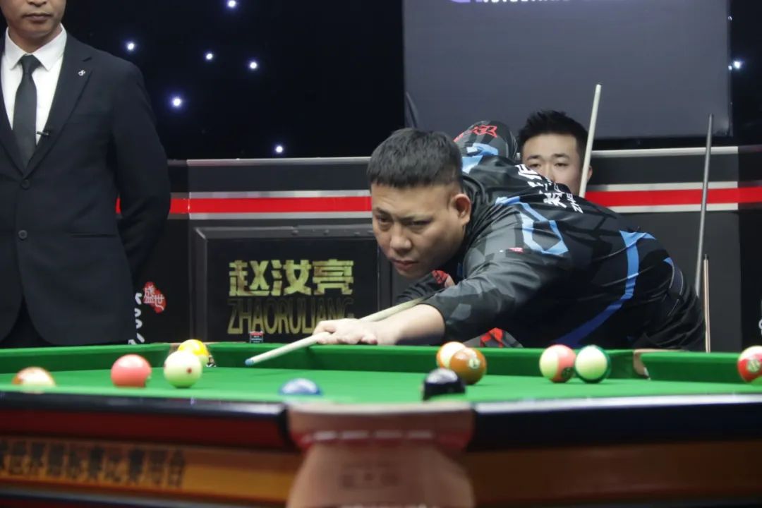 人表演相比 人表演相比